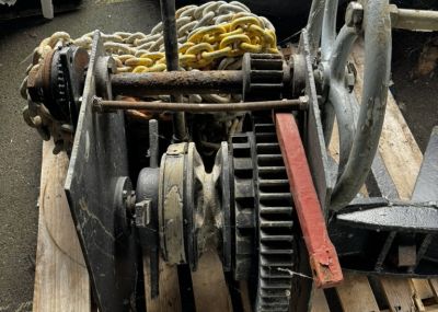 Ankerlier met anker en ketting, schip 20-30 m.